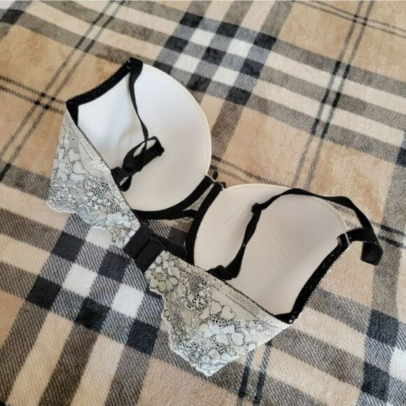 Victoria Secret Bra - Picture 4 of 6